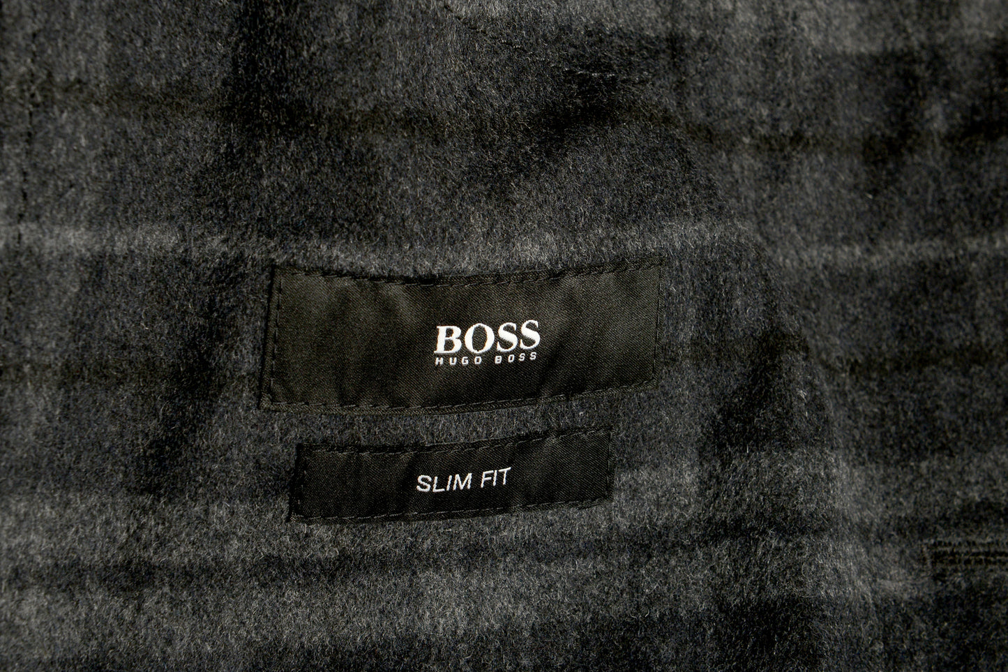Hugo Boss Men's "Marcoz9" Plaid Wool Gray Two Button Blazer US 42R IT 52R