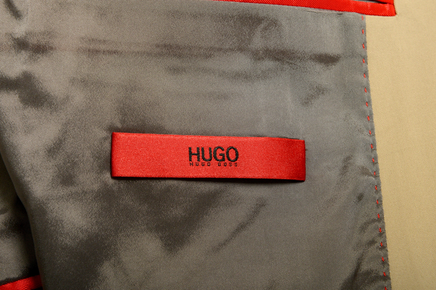Hugo Boss Men's "Jeffery/Simmons202" Regular Fit Two Button Suit US 38S IT 48S