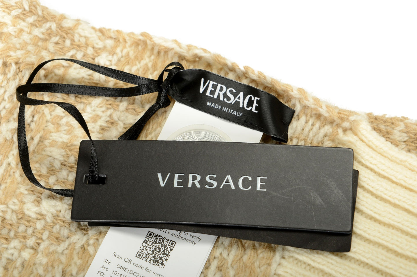 Versace Women's Beige Barocco Print Heavy Knitted 100% Wool Scarf One Size