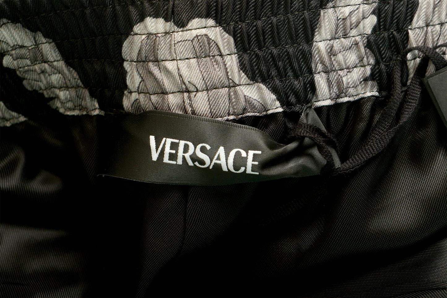Versace Men's Heritage Print Black & Gray 100% Silk Shorts US 38 IT 54