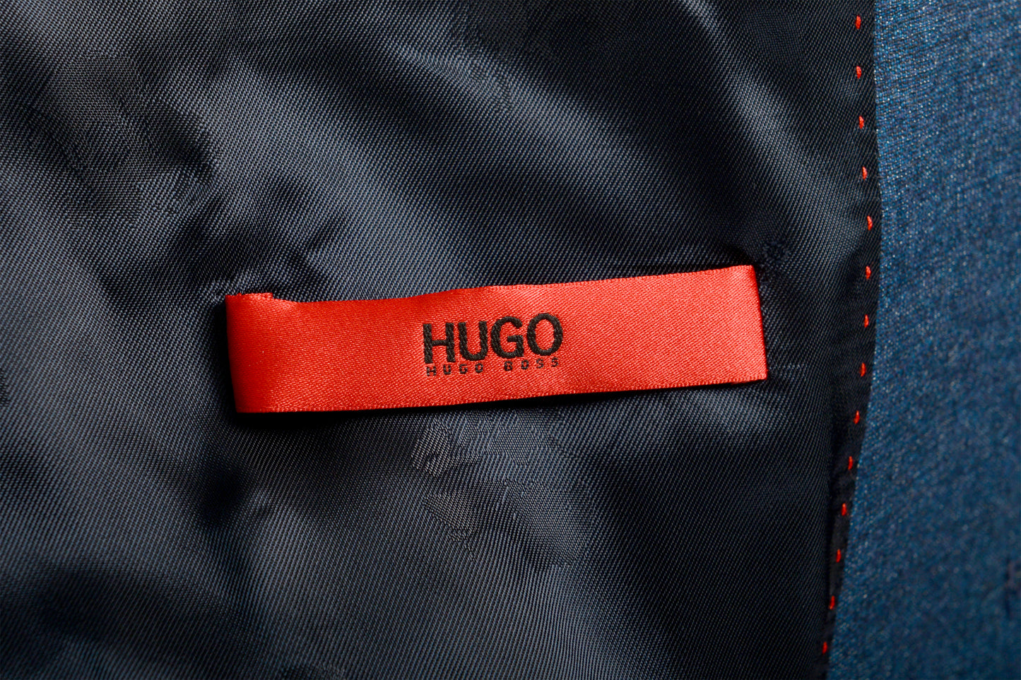 Hugo Boss Men's "August/Higgins182" Extra Slim Fit Two Button Suit US 44R IT 54R