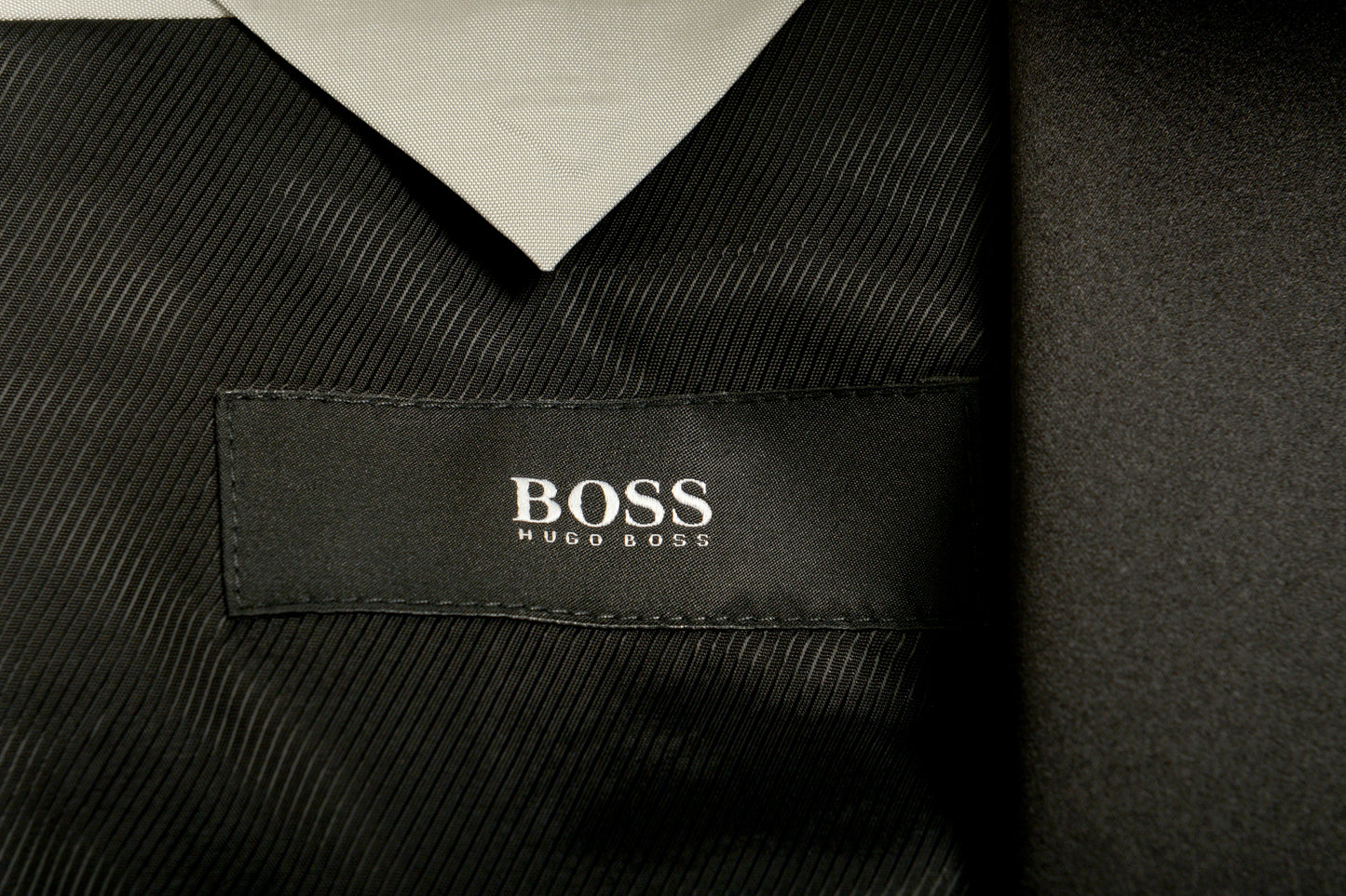 Hugo Boss Men's "The Stars75/Glamour3" Black 100% Wool Tuxedo Suit US 46L IT 56L