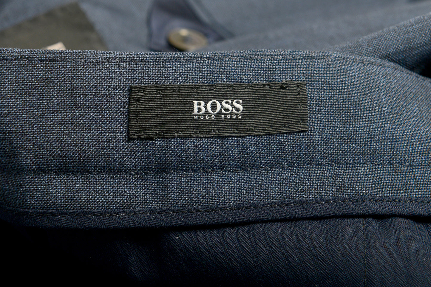 Hugo Boss Men's "T-Novem/Brite" Blue Mohair Wool Two Button Suit US 42R IT 52R